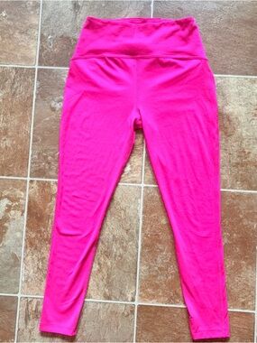 Beyond Yoga Woman’s Hot Pink High-Rise Performance Leggings